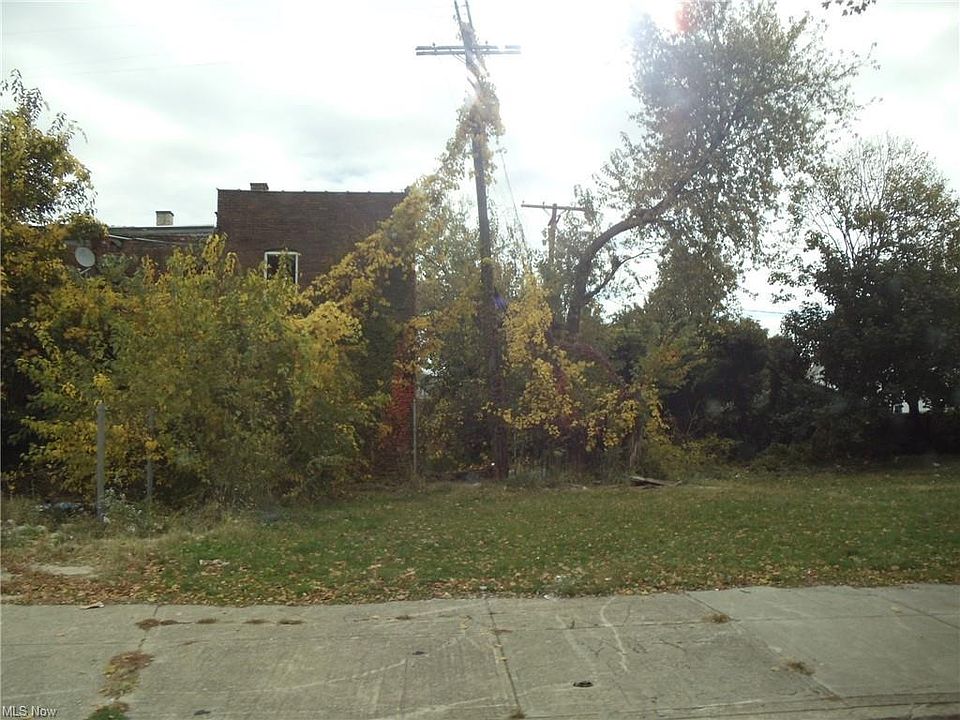 1st image of 601 E 117th St