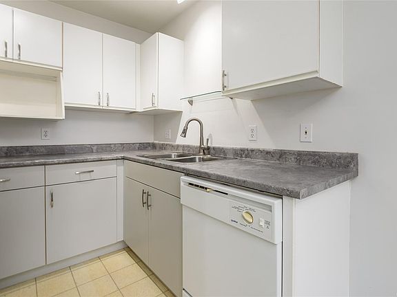 2nd image of 123 Back Rd #202