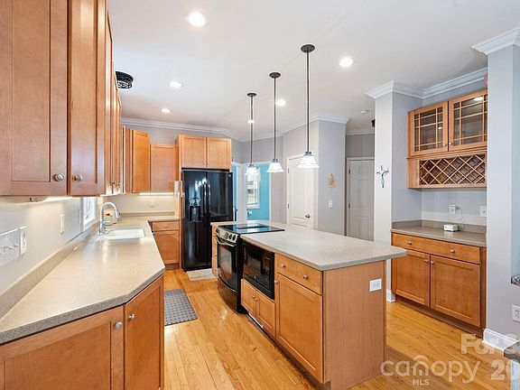 5th image of 1606 High Ridge Dr