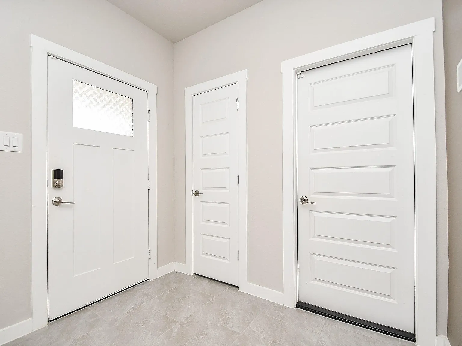 3 bed, 2.0 bath, 1738 sqft, $2,200 — Photo 3