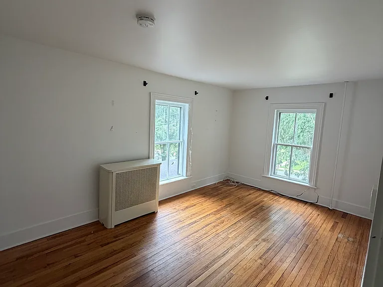 180 W Main St — Photo 5