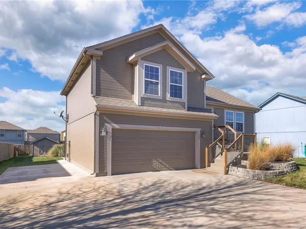 590 S Pine St, Gardner, KS 66030