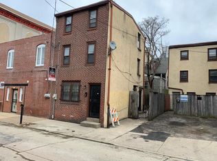 1043 N Leithgow St, Philadelphia, PA