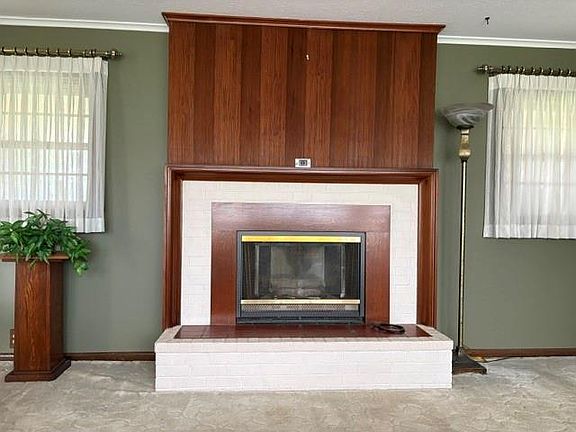 4th image of 3115 Chess Ave