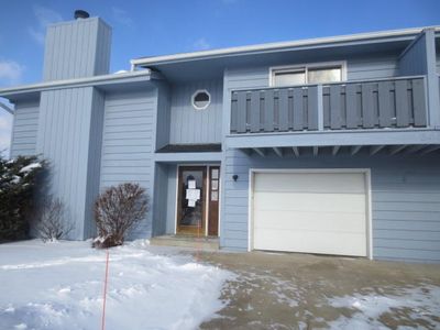 2440 W Crabapple Ln, Oak Creek, WI, 53154