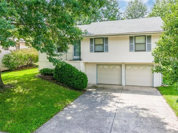 2008 Place Liberte Dr, Liberty, MO 64068