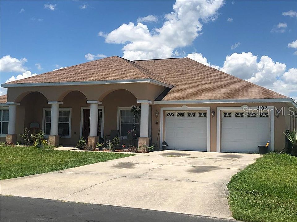 1st image of 202 Balboa Dr
