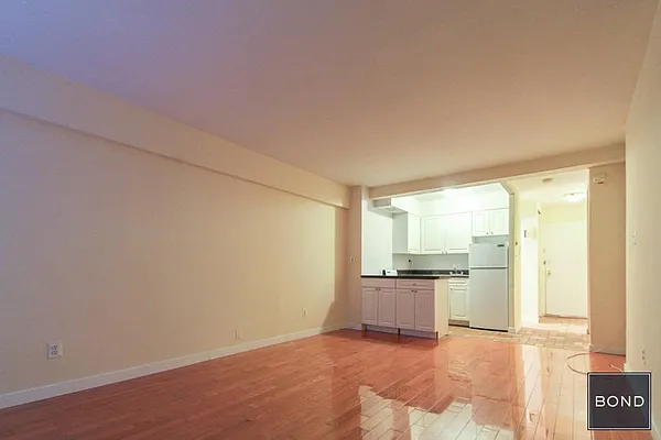 Rented by Bond New York | media 8