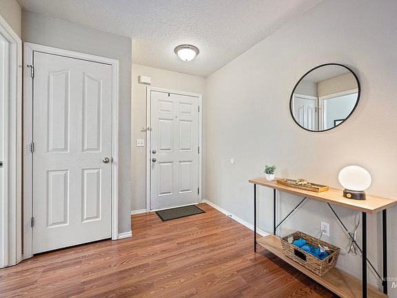 3rd image of 3515 Vistapark Dr