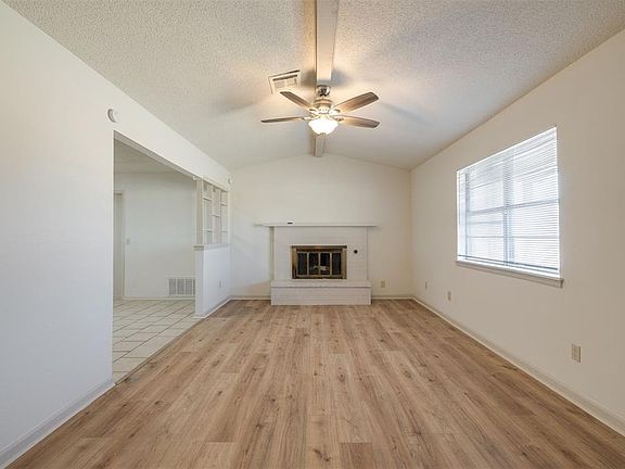5th image of 2200 N Santa Fe Ave