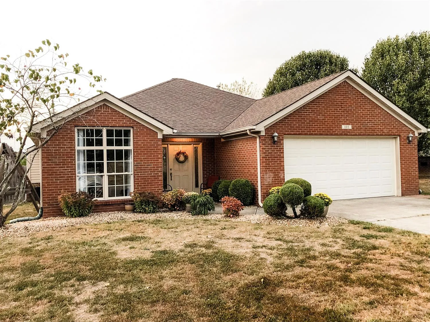 105 Lost Creek Dr photo 1