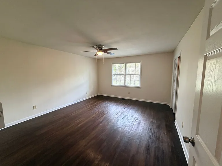 1002 W Alden Ave — Photo 9