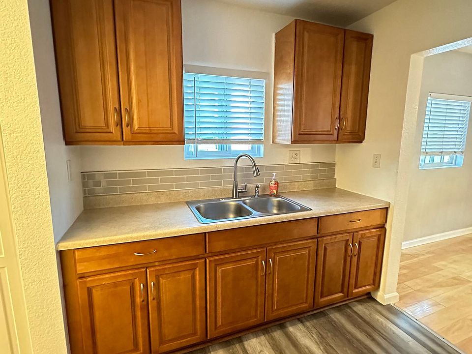 1st image of 1141 E 67th St #1/2