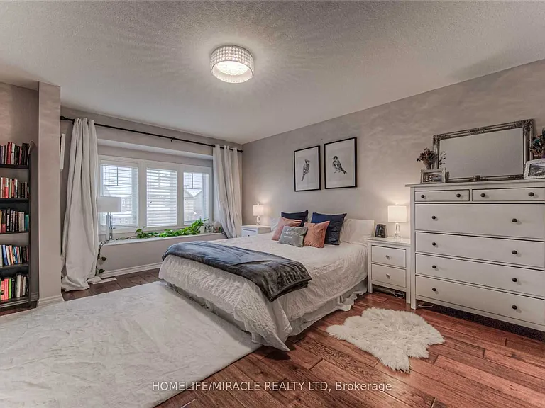 77 Laughland Ln #UPPER — Photo 12