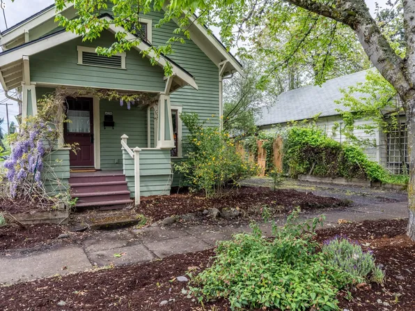 428 5th St, Springfield, OR 97477