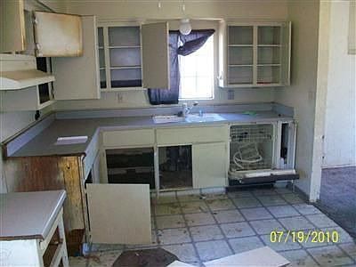 3rd image of 804 Almora Ave