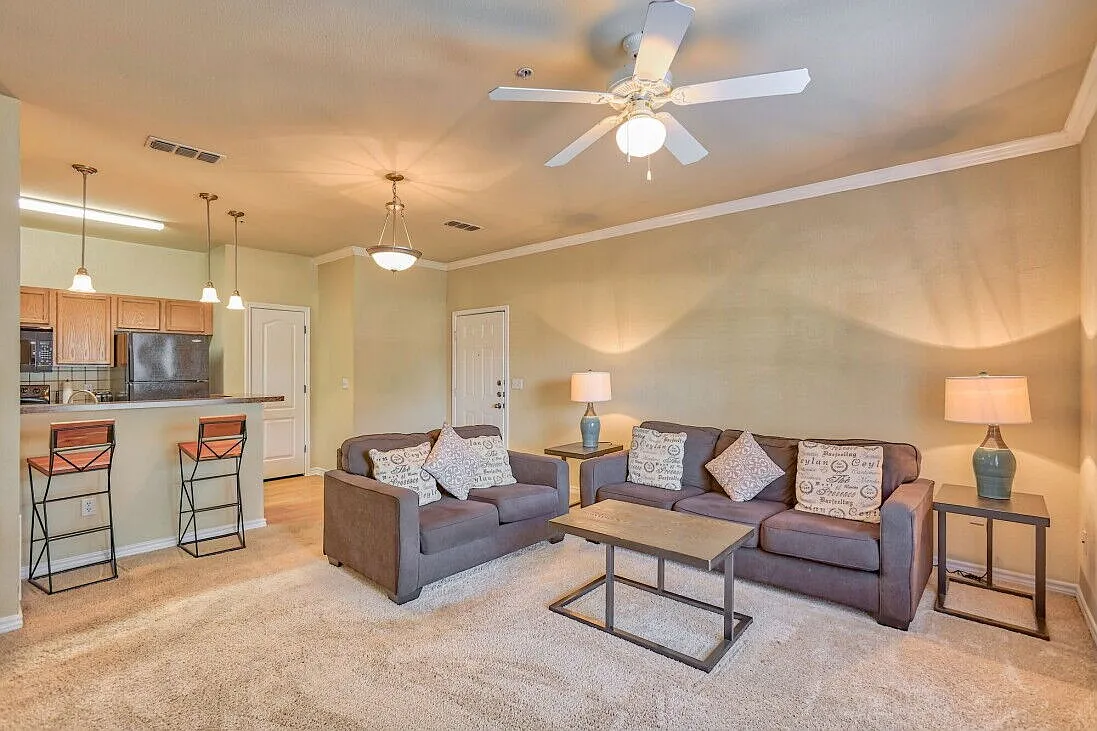 Stone Creek Ranch Apartments — Photo 3