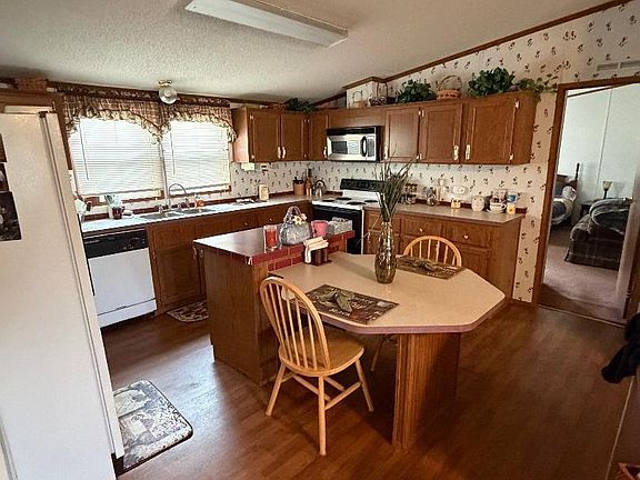 2nd image of 1011 Kiser Dairy Rd