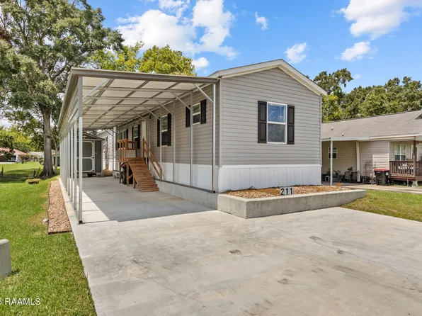 211 Watermark Dr, Lafayette, LA 70501