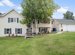 4802 Tanager Ct, Rapid City, SD 57702