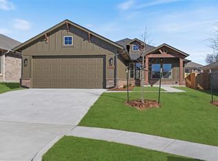 310 Woodrock St, Harrah, OK 73045