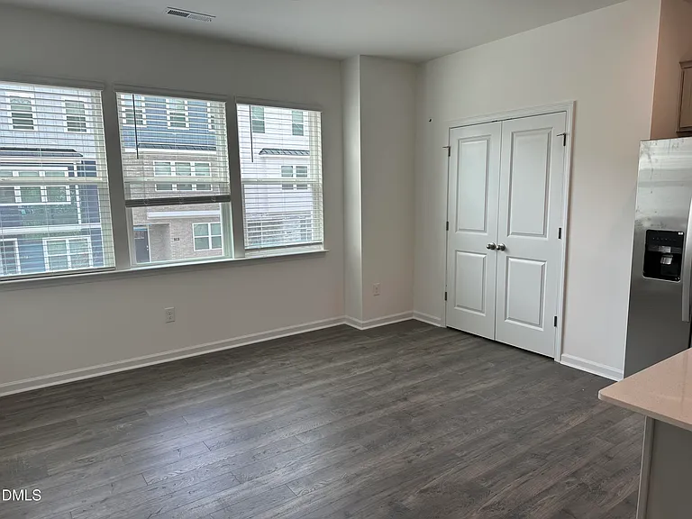 701 Grafton Forest Ln — Photo 3