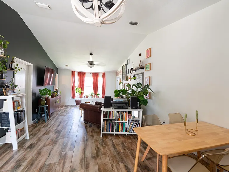 3232 Cornell Dr — Photo 7