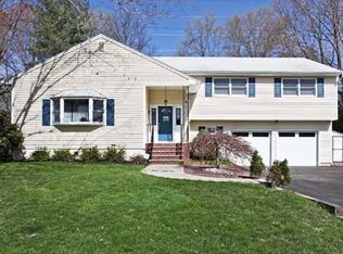 1015 Hillside Dr, North Brunswick, NJ