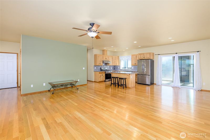 3rd image of 70 El Rio Lane
