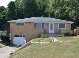 226 Herbst Rd, Coraopolis, PA 15108
