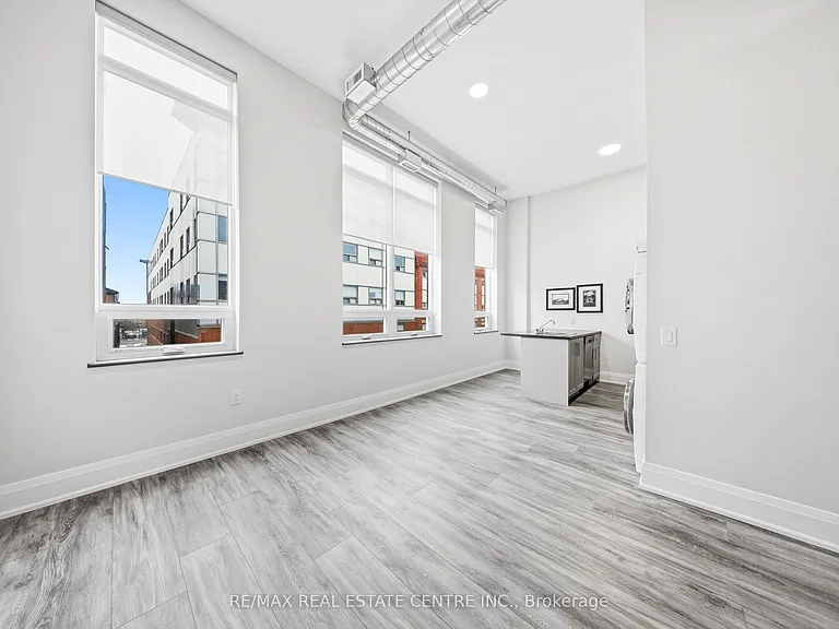 11 Queen St #301 — Photo 15