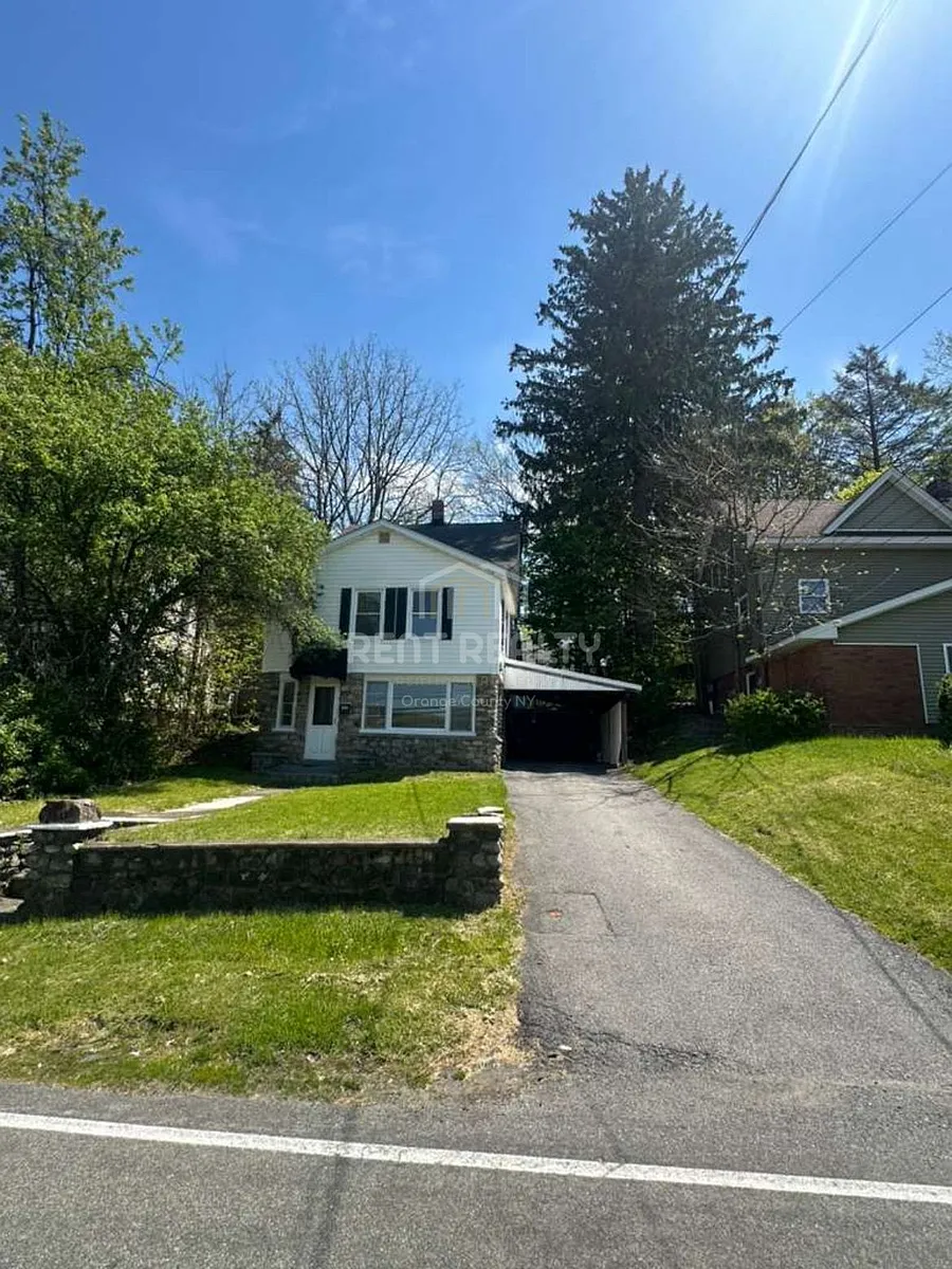 Building Photo - 258 Elm St
