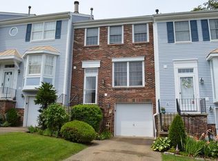534 Parkridge Ln, Coraopolis, PA 15108