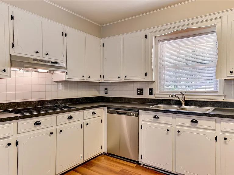 2705 Bolling Rd — Photo 12