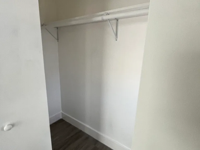 1012 SW 4th St #7 — Photo 5