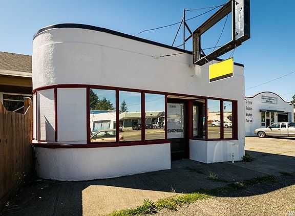 3rd image of 5608 5610 S Park Ave