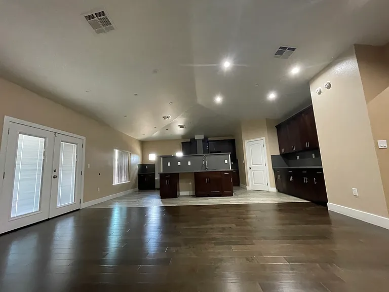 17515 Live Oak St — Photo 35