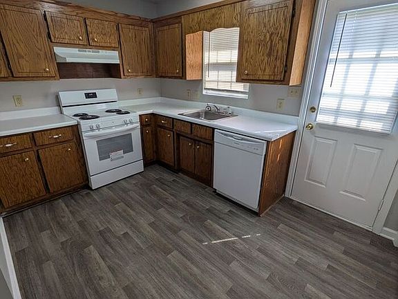 4th image of 620 W 13th St