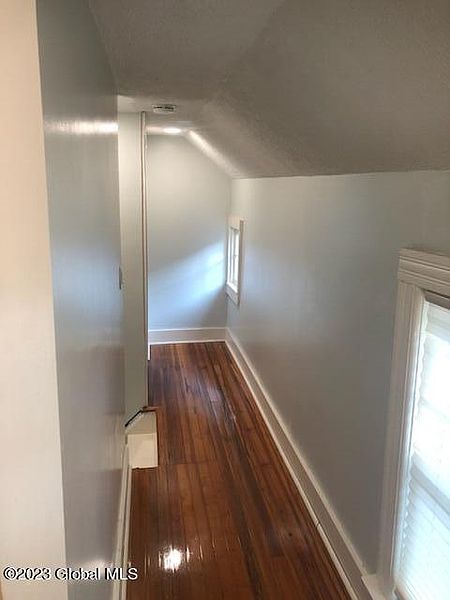 4th image of 28 Alvey Street
