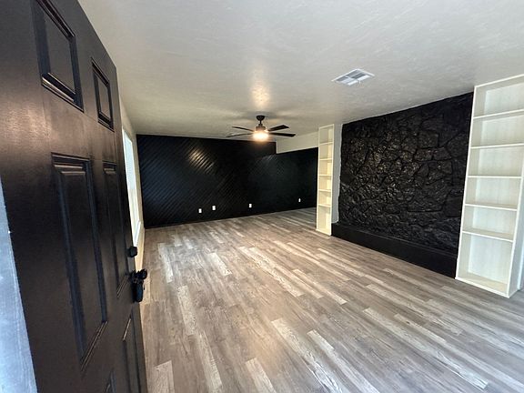 2nd image of 8501 Pecan Hill Rd