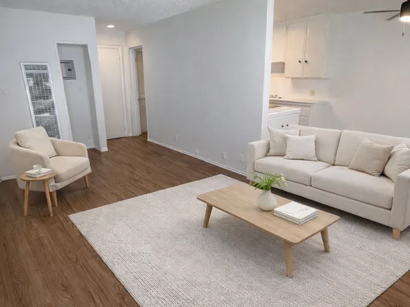 7832 W Manchester Ave, 7832 W Manchester Ave APT 3, Playa Del Rey, CA 90293