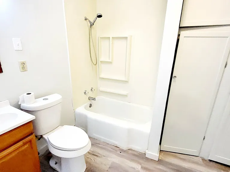 1205 S Lancaster St — Photo 17