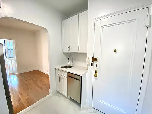 Rented by Douglas Elliman | media 8