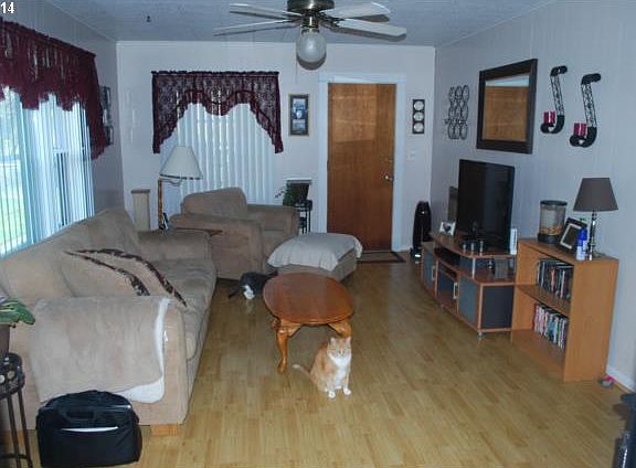 4th image of 1002 N 1st Ave