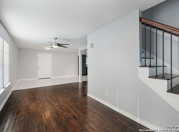 4th image of 1402 W Kings Hwy