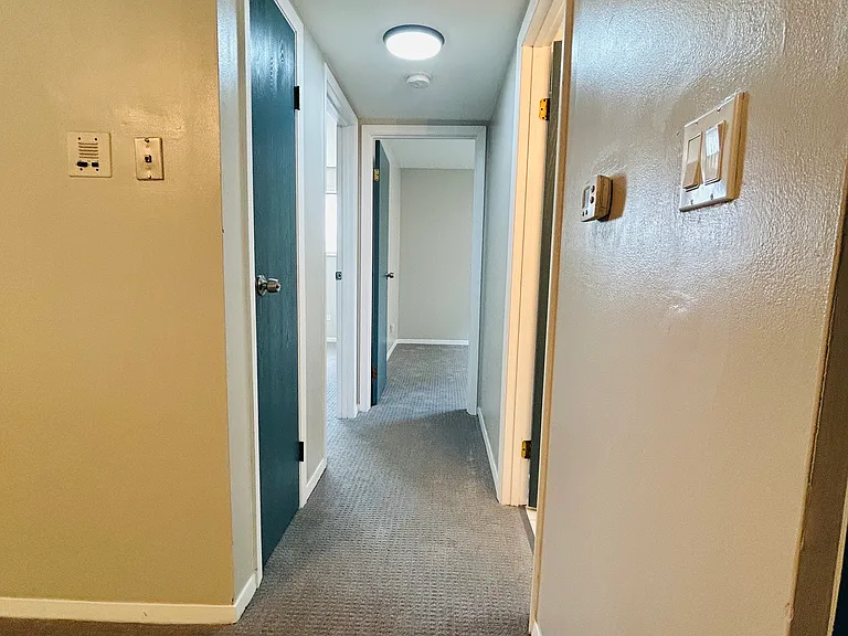 14547 Lamon Ave #1N — Photo 3