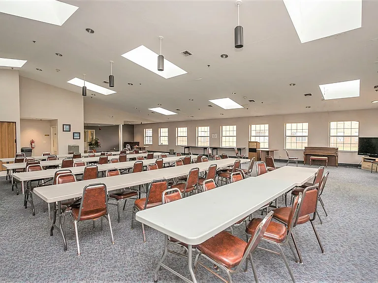 4 Gateway — Photo 16