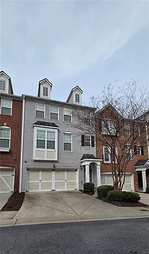 6150 Indian Wood Cir SE Photo 1