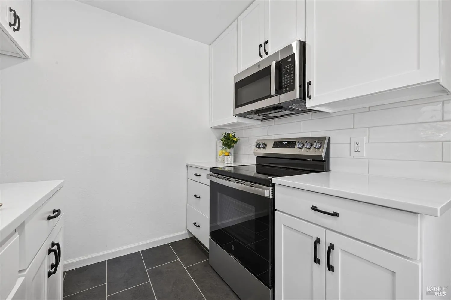 1742 Mission Boulevard - Photo 9