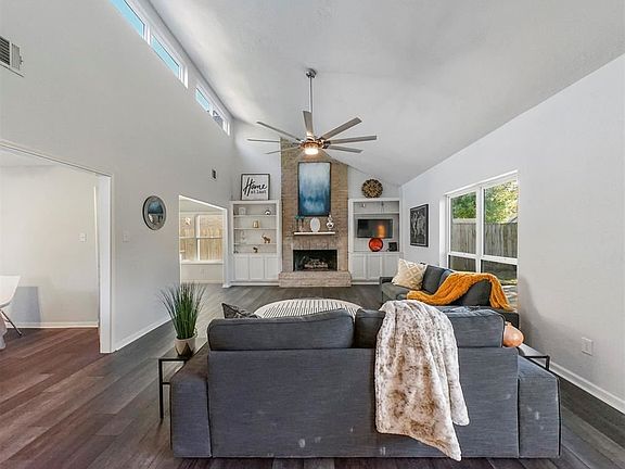 3rd image of 21427 Park Bluff Dr